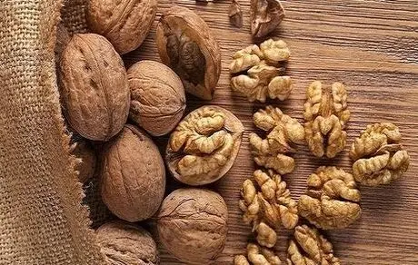 مصرف گردو روند زوال عقل را کند می‌کند