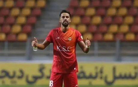 استقلال برای انتقال رضاوند ۲ بازیکن فولاد را می‌خواهد 