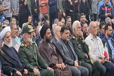 حضور مدیر عامل شرکت فولاد اکسین خوزستان به همراه جمعی از مسئولین شرکت در مراسم تشییع شهید گمنام در منطقه باهنر اهواز