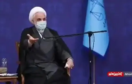 در ایران کافیست دم کلفت باشید و سرِ کیسه را شُل کنید تا به هرچه می‌خواهید برسید