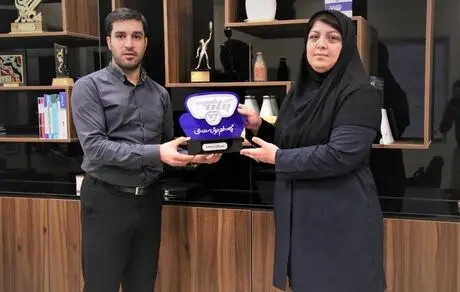 انتخاب پنیر پروسس تولید (پایلوت) واحد تحقیق و توسعه پگاه گیلان به عنوان پنیر برگزیده نقره ای