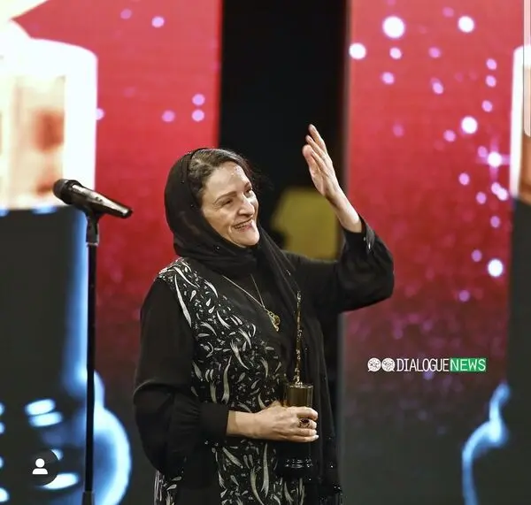 تشکر کنایه دار گلاب آدینه از مهدی هاشمی در جشن حافظ + عکس
