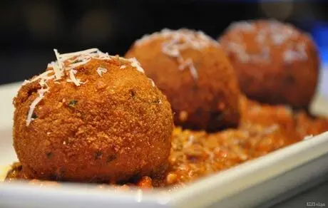 طرز تهیه کوفته گیاهی با پنیر هالومی