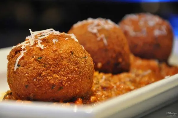طرز تهیه کوفته گیاهی با پنیر هالومی