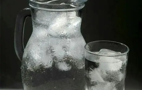عوارض نوشیدن آب سرد
