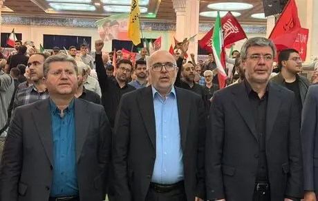 حضور مدیرعامل بیمه ایران در مراسم چهلمین روز شهادت امام شهید

