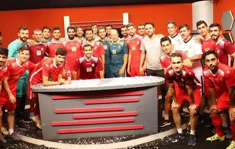 جشن تولد در تمرین پرسپولیس +عکس
