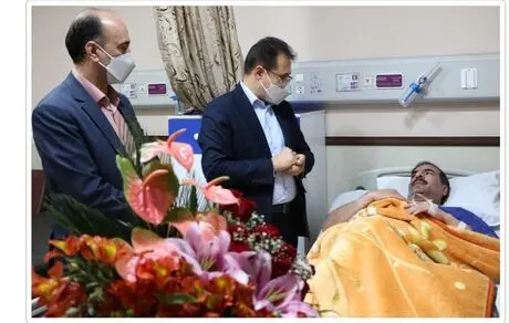 عیادت مدیرعامل بیمه دانا از بیماران و فرهنگیان بستری‌شده بیمارستان خیریه ولیعصر(عج) قم 