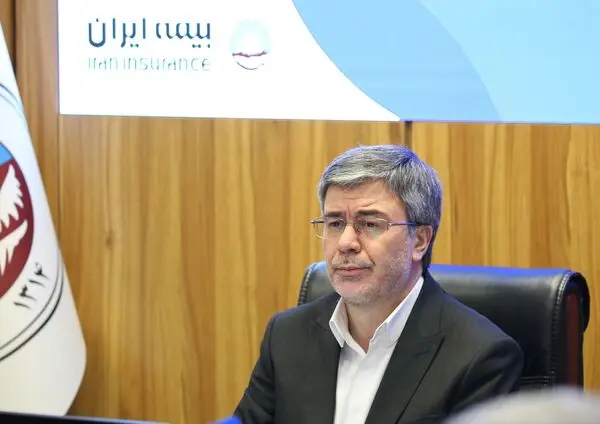 دعوت مدیرعامل بیمه ایران برای حضور در مراسم بدرقه امام شهید

