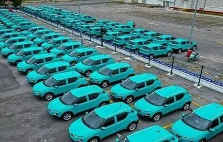 رنگ تاکسی‌های برقی مشخص شد!